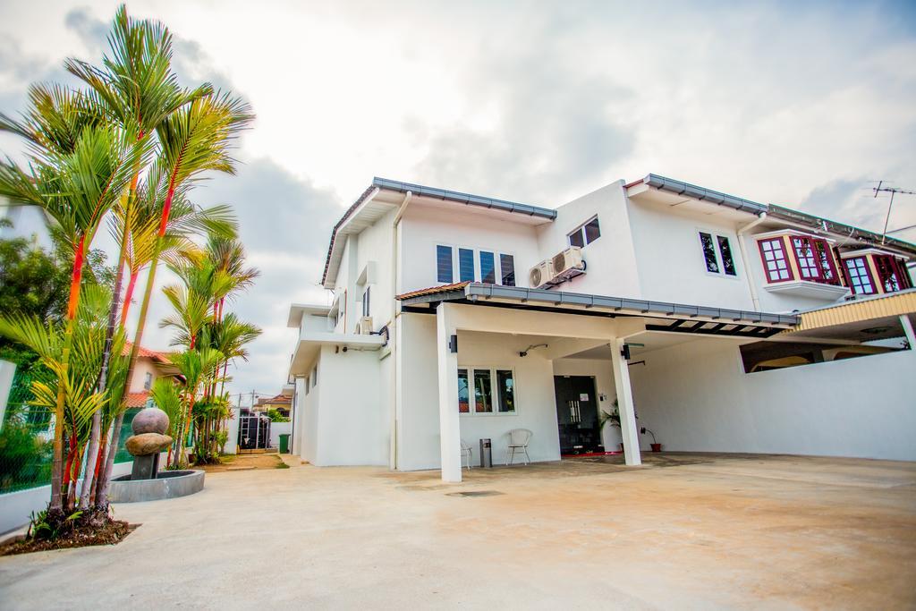 Kb50 Guesthouse Kuantan Exteriör bild