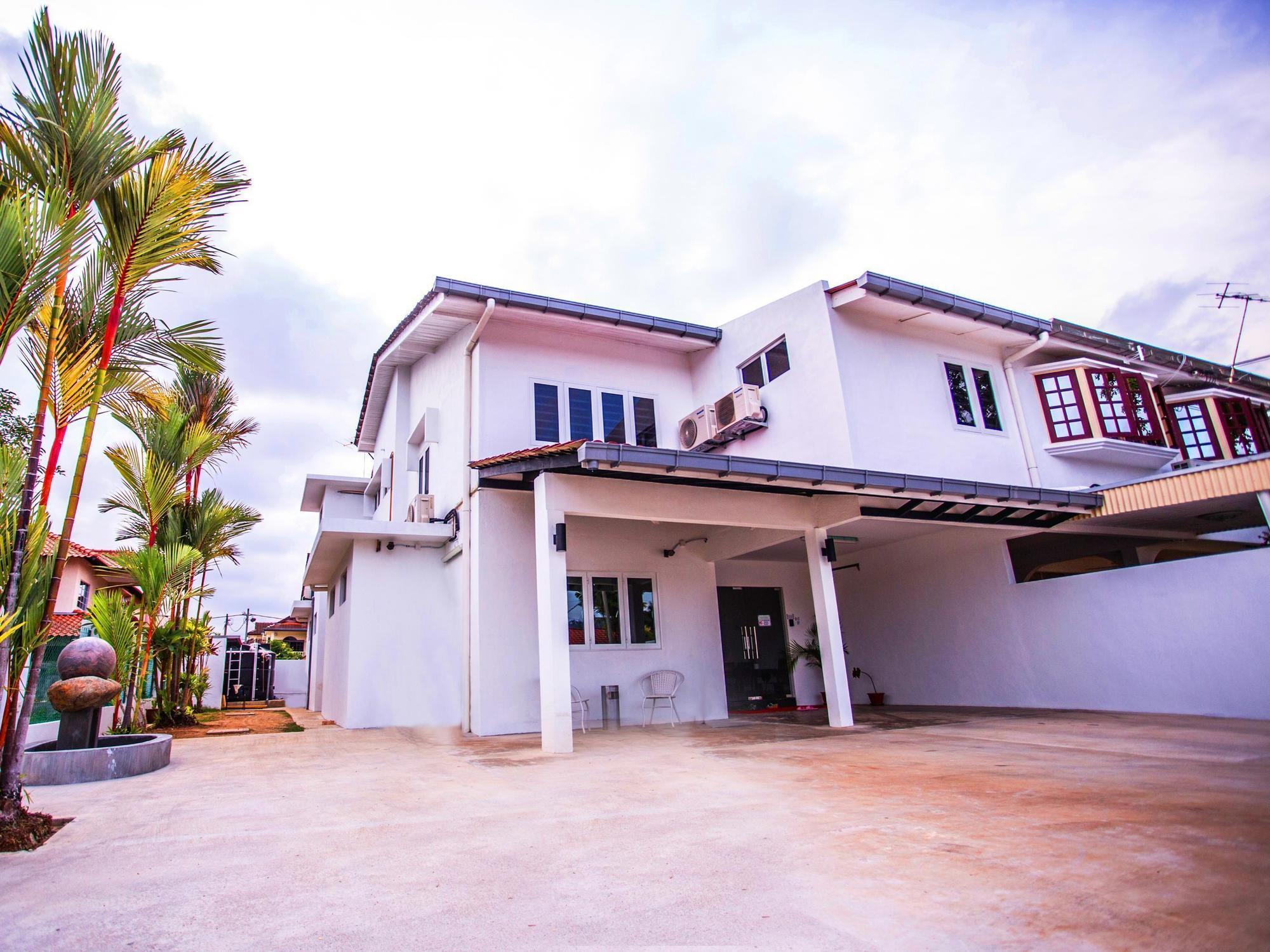 Kb50 Guesthouse Kuantan Exteriör bild
